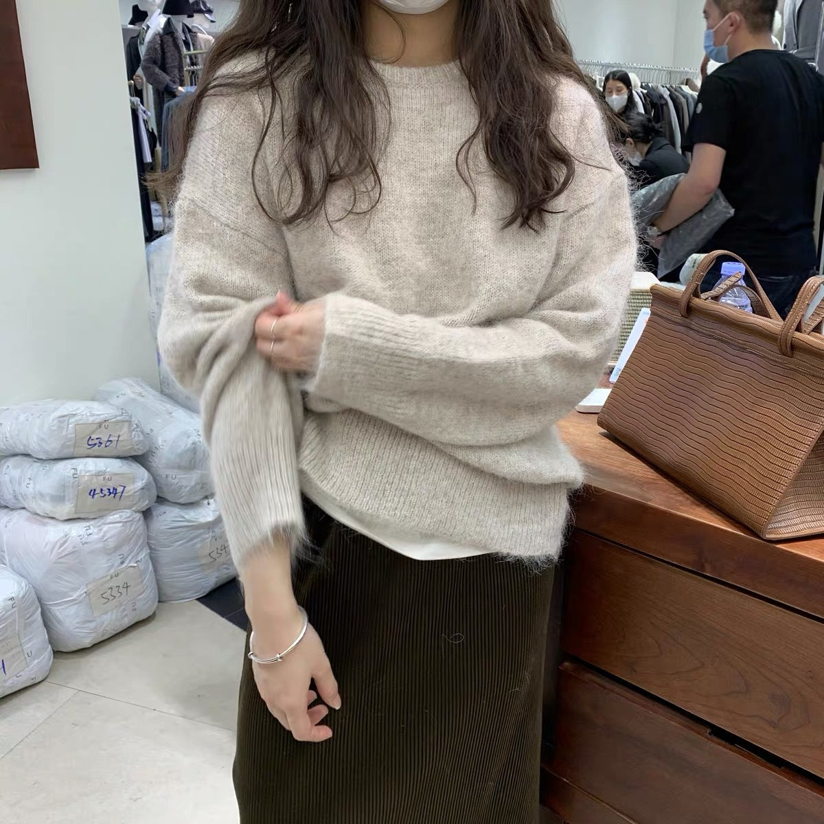 Aurea | Dames Trui – Kersenrood Raccoonwol, Losvallend & Vintage